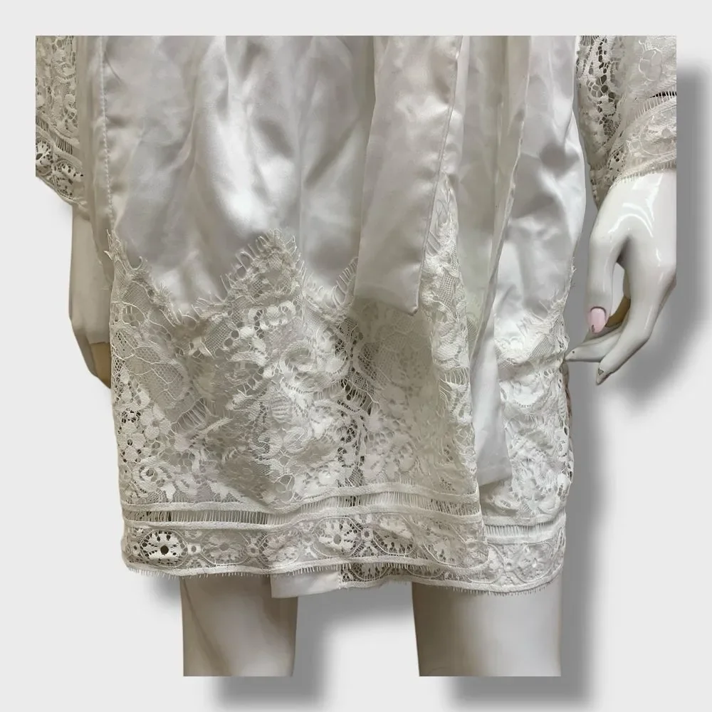 Flora Nikrooz Negligee Robe Womens White Satin Lace Trim Fairycore‎ Sz S
